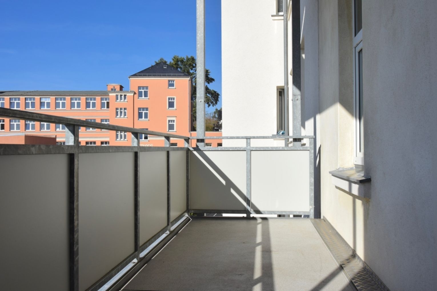 Balkon • 4 Zimmer • Parkett & Laminat • Tageslichtbad • Limbach-Oberfrohna • zentrale Lage • Termin?