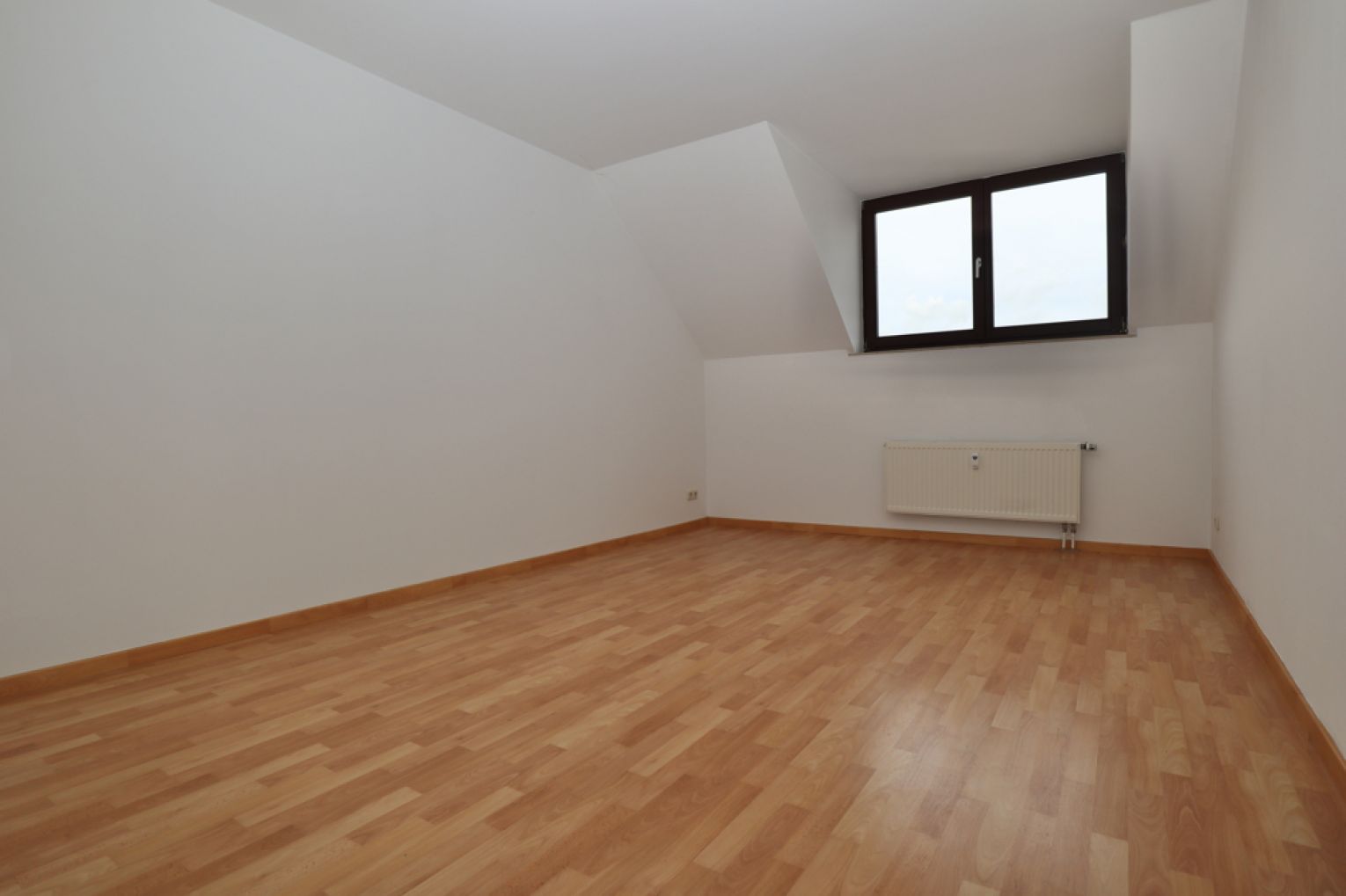 3 Zimmer • Maisonette • Dachgeschoss • Sonnenberg • Chemnitz • zur Miete • Einbauküche • sei schnell