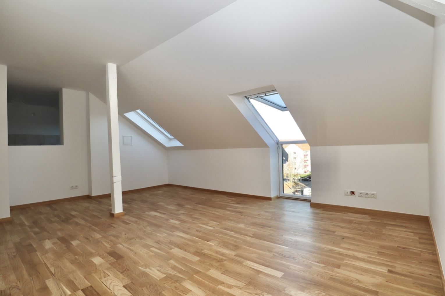 3-Raum Wohnung • Chemnitz • Fußbodenheizung • Erstbezug • Tageslichtbad • Balkon • mieten !!