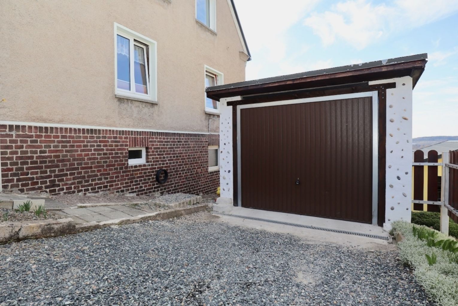 Doppelhaushälfte • 5 Zimmer • Keller • Dachgeschoss ausgebaut • Garten • Garage • Auerbach/Vogtland