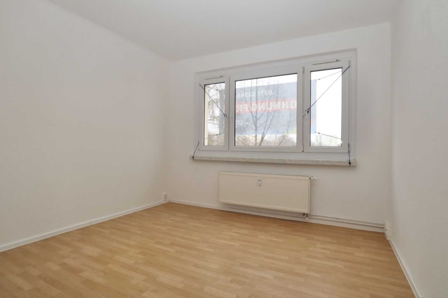 Hutholz • 3-Raum Wohnung • Balkon • ruhige Lage • Einbauküche • Stellplatz • zur Miete