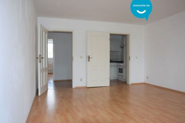 Dachgeschoss • Kaßberg • 2 Zimmer • Einbauküche • Bad mit Fenster • Laminat • zur Miete