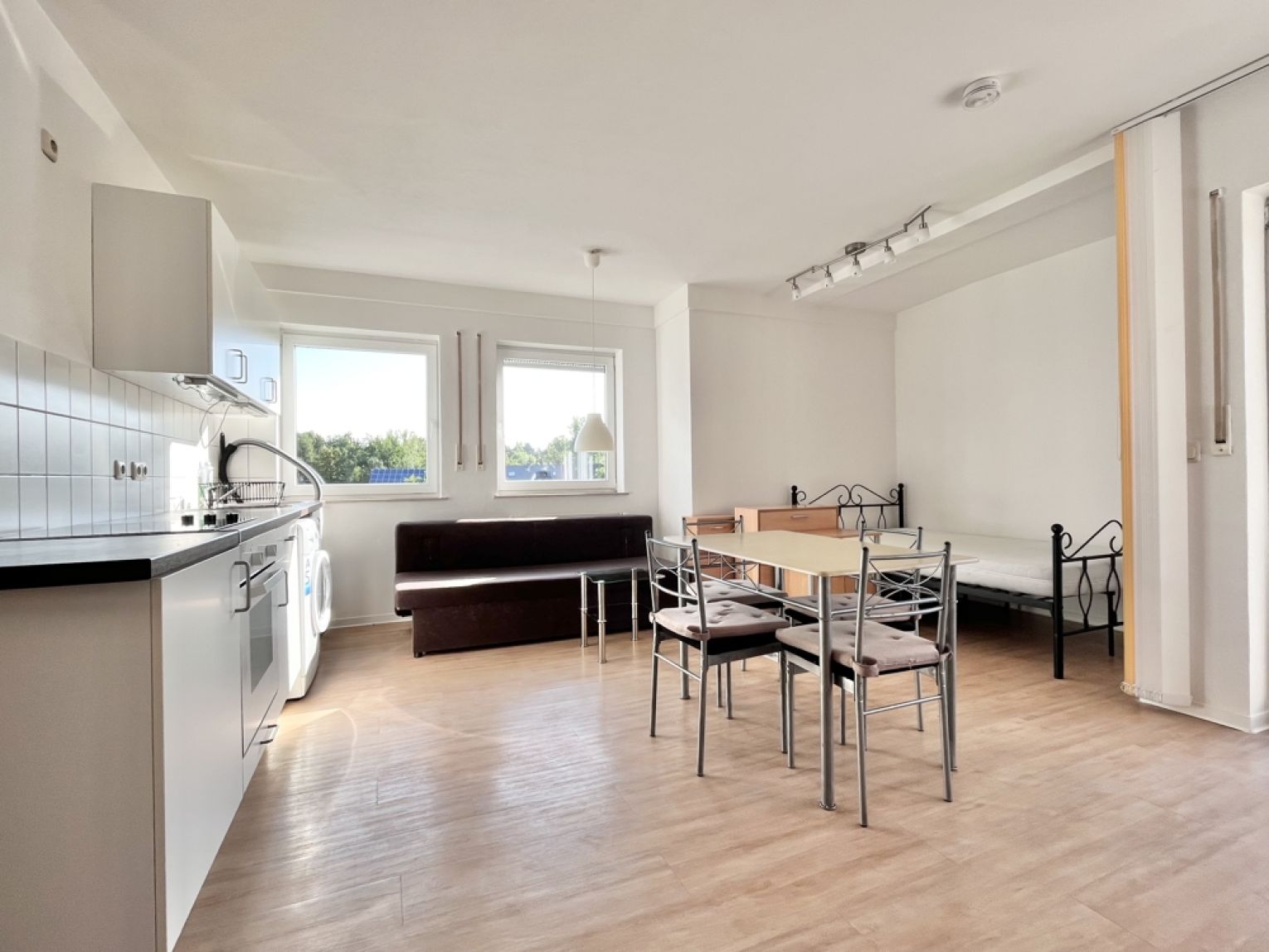 möbliert • 1-Raum Apartment • in Bernsdorf • modern • exklusiv • Balkon • Chemnitz • jetzt anrufen