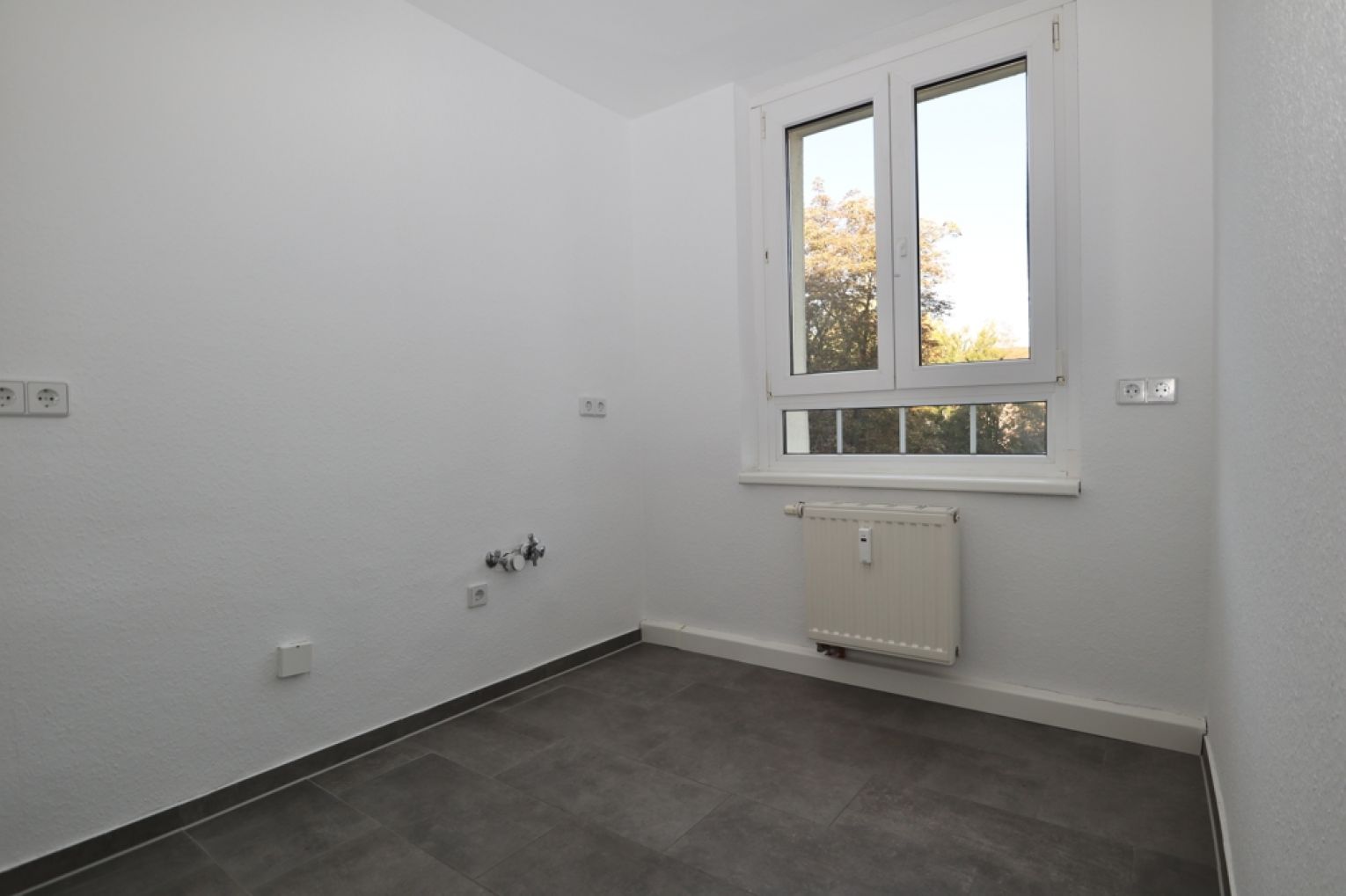 modern saniert • 3-Raum Wohnung • Balkon • Stellplatz • ruhig gelegen • Altchemnitz