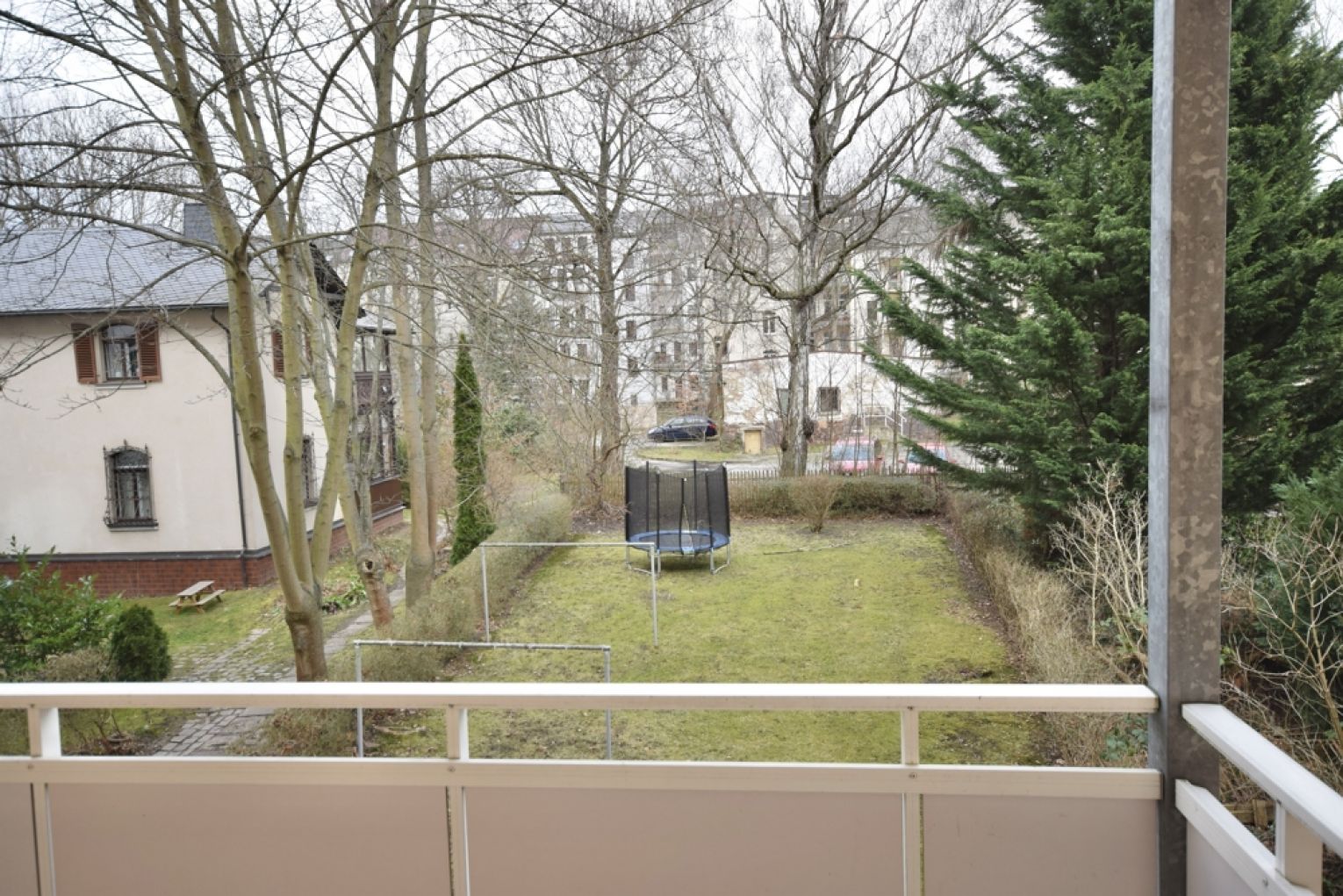 Kaßberg • Balkon • Bad mit Wanne • 2 Zimmer • Abstellraum • gepflegtes Haus • Laminat • Termin!?