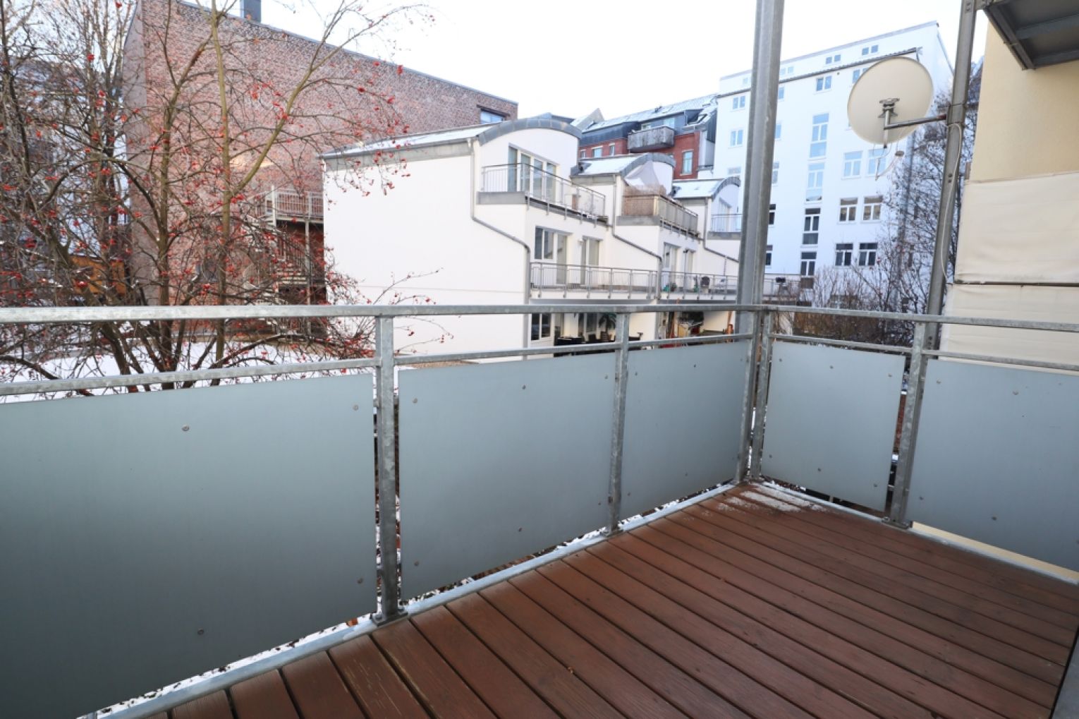 3-Raum Wohnung in Chemnitz • Parkett • Balkon • Wanne • Aufzug • Jugendstil • jetzt anrufen