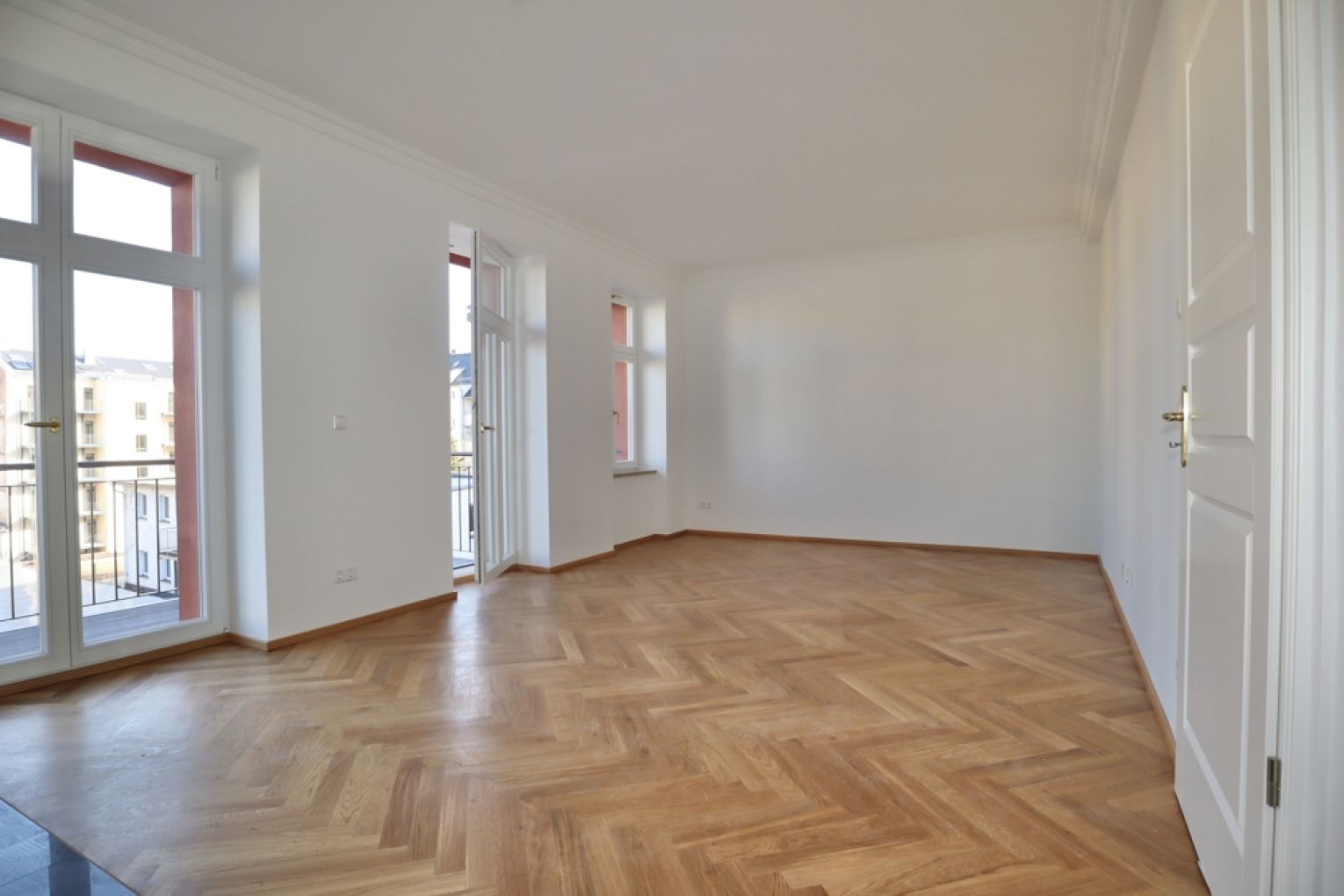 zur Miete • in Chemnitz • 4-Raum-Wohnung • mit Stellplatz • Balkon • Fußbodenheizung • modern