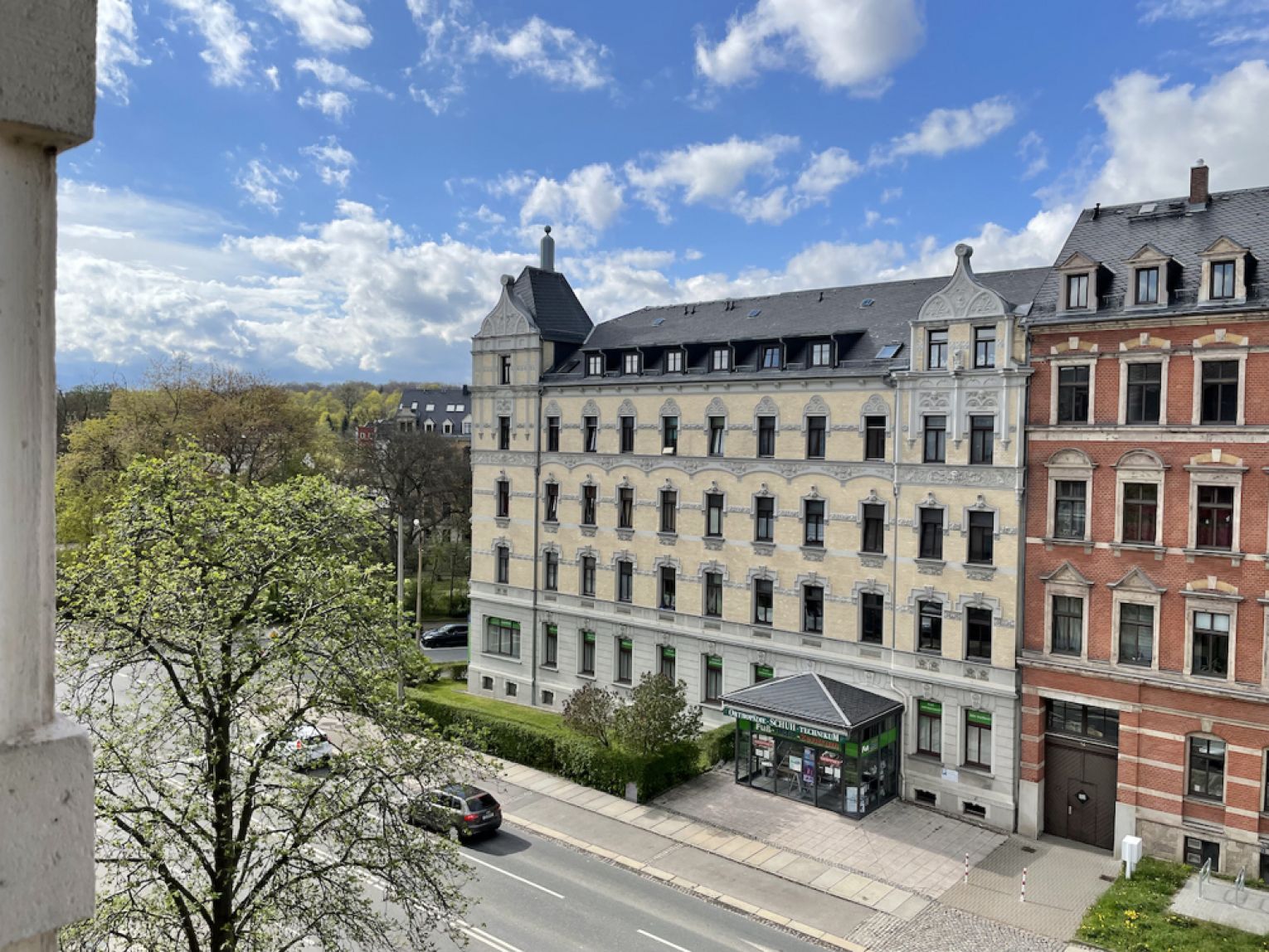 Schloßchemnitz • 3 Zimmer • Balkon • Aufzug • sichtbare Balken • Bad mit Fenster • neuer Balkon •