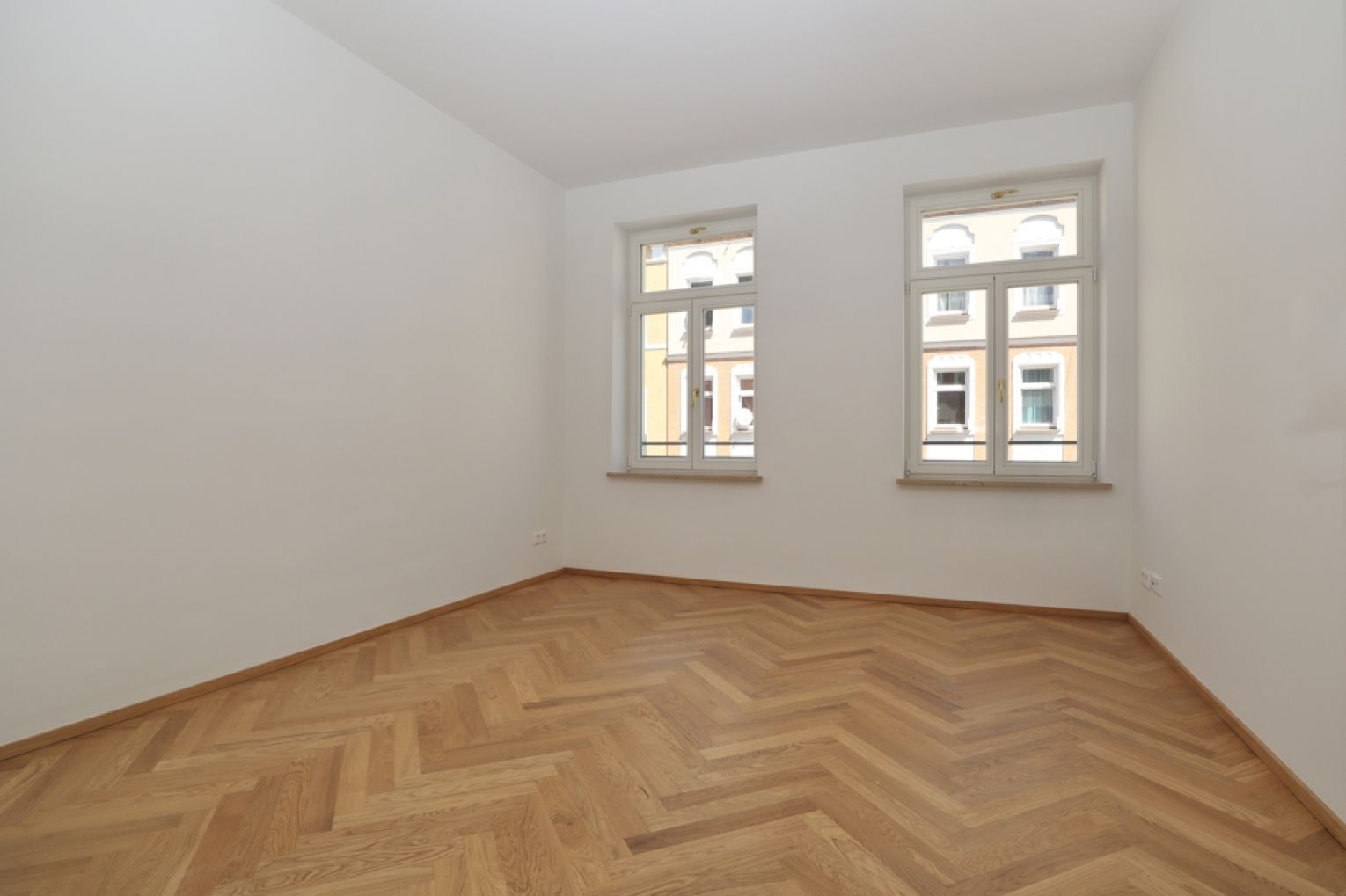 Erdgeschoss • 4-Raum Wohnung • Fußbodenheizung • Balkon • Parkettboden • Sonnenberg • in Chemnitz