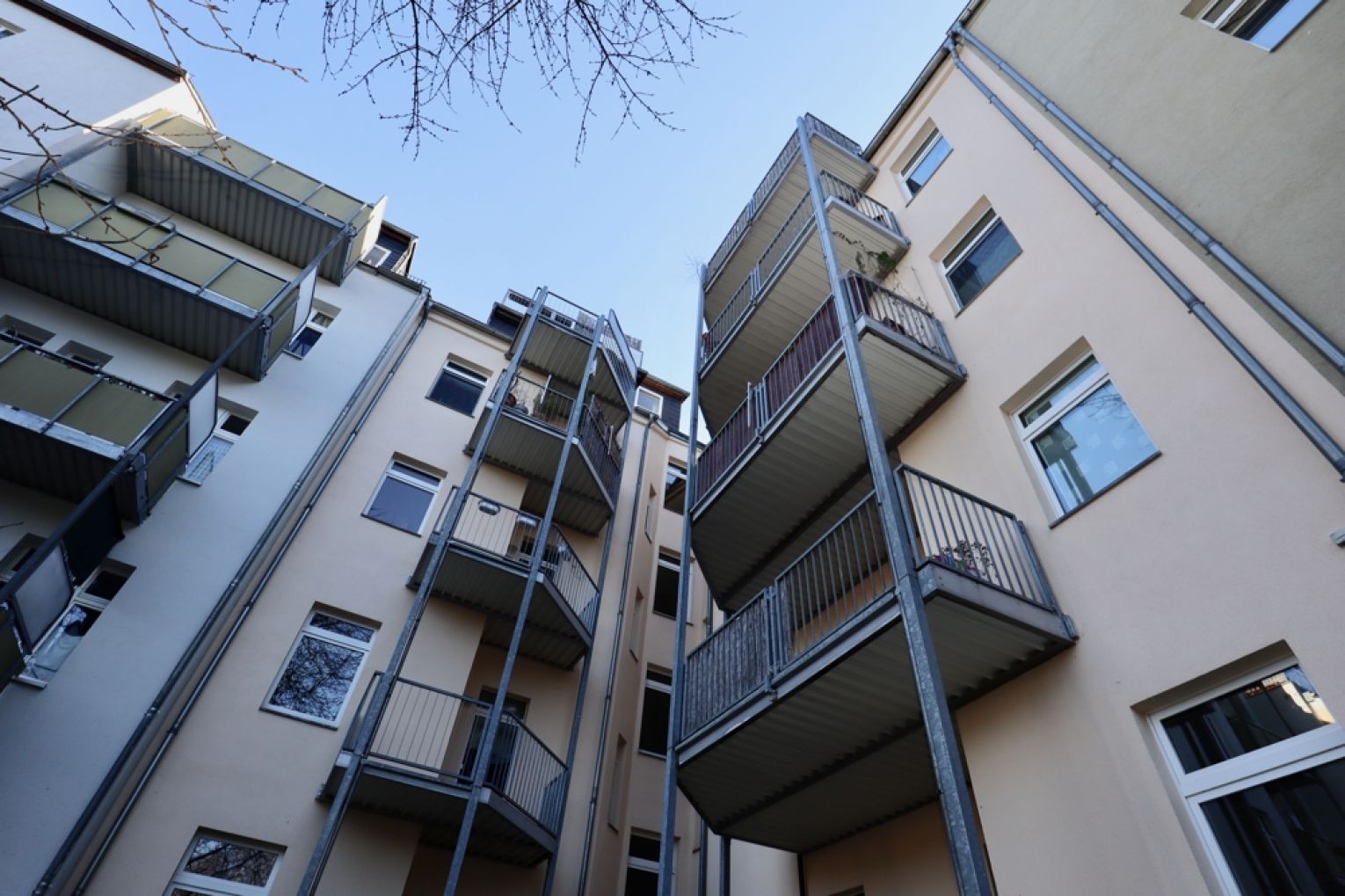 2-Raum Wohnung • Einbauküche • Kaßberg • Miete • Altbau • Südost Balkon • schnell sein lohnt sich