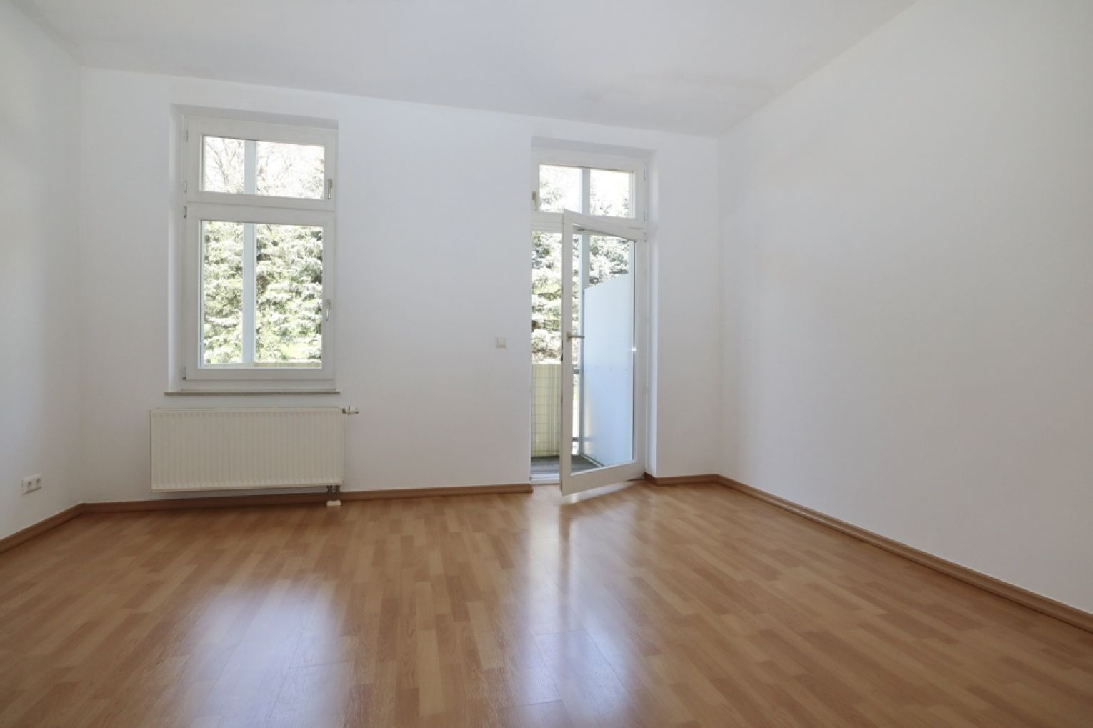 3-Raum Wohnung • in Rottluff • Balkon • zur Miete • Stellplatz • Dusche & Wanne • jetzt anrufen