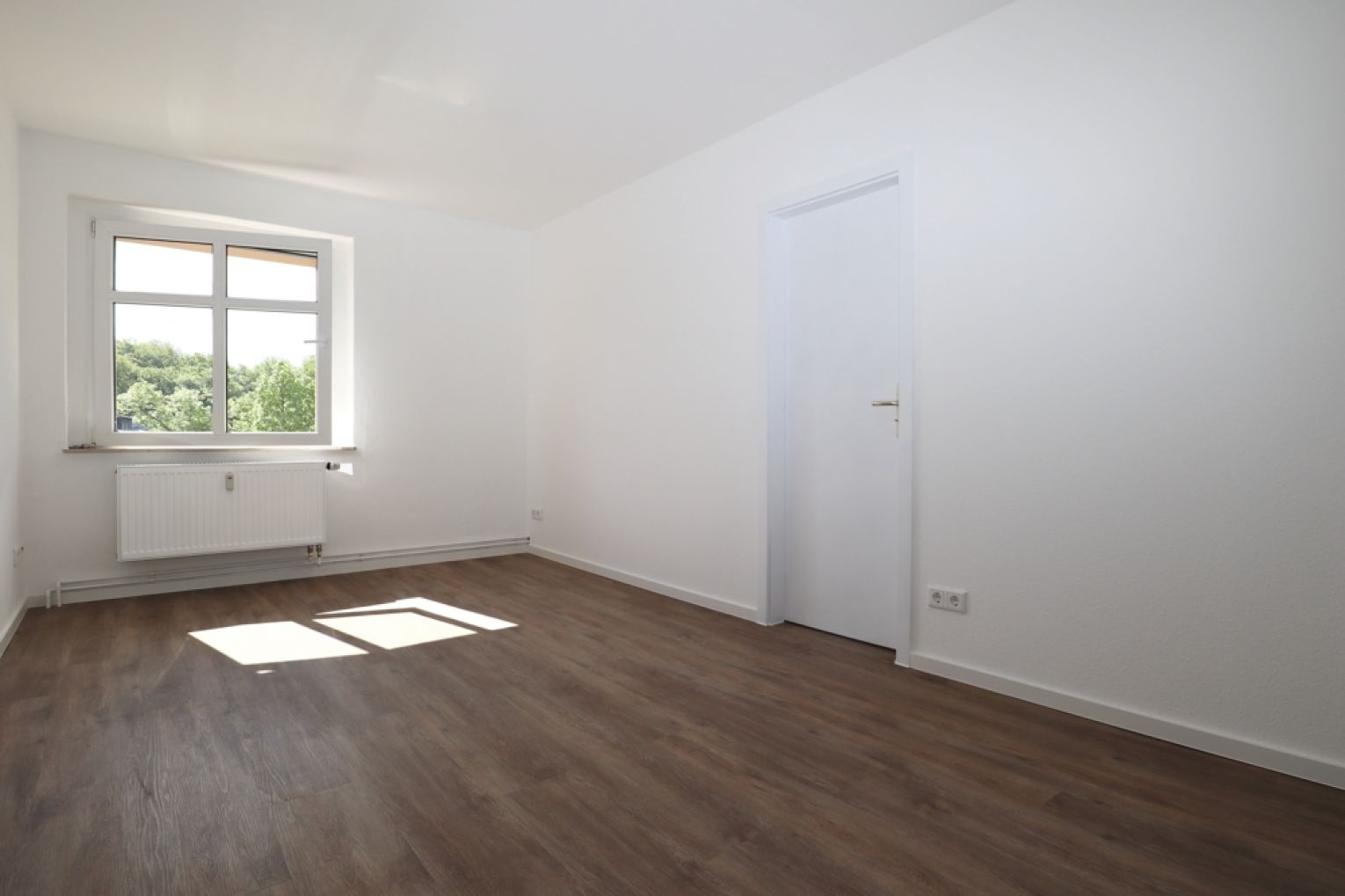 saniert • moderne 3-Raum Wohnung • Chemnitz • mieten • Tageslichtbad • Borna-Heinersdorf • ruf an