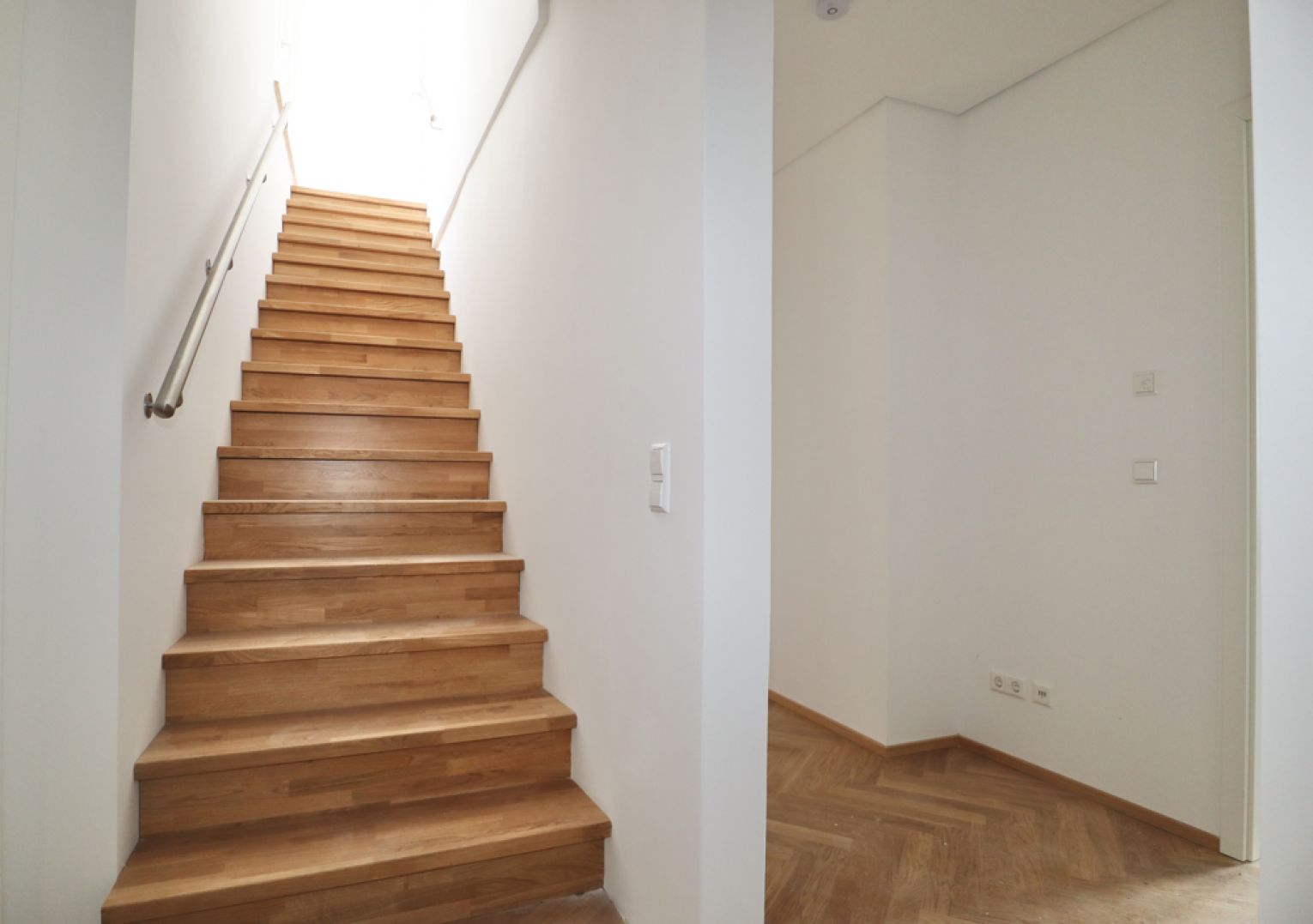 Erstbezug • in Chemnitz • 3-Raum Wohnung • Dachgeschoss • Balkon • modern • Tageslichtbad • ruf an