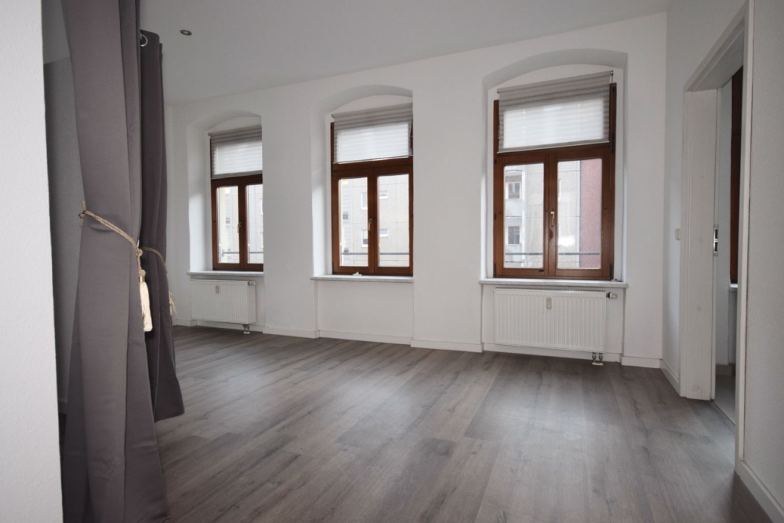 modernes 1,5-Raum Apartment • Bad mit Dusche • Single-Küche • LED Deckenspots • Zentrumsnah • TOP