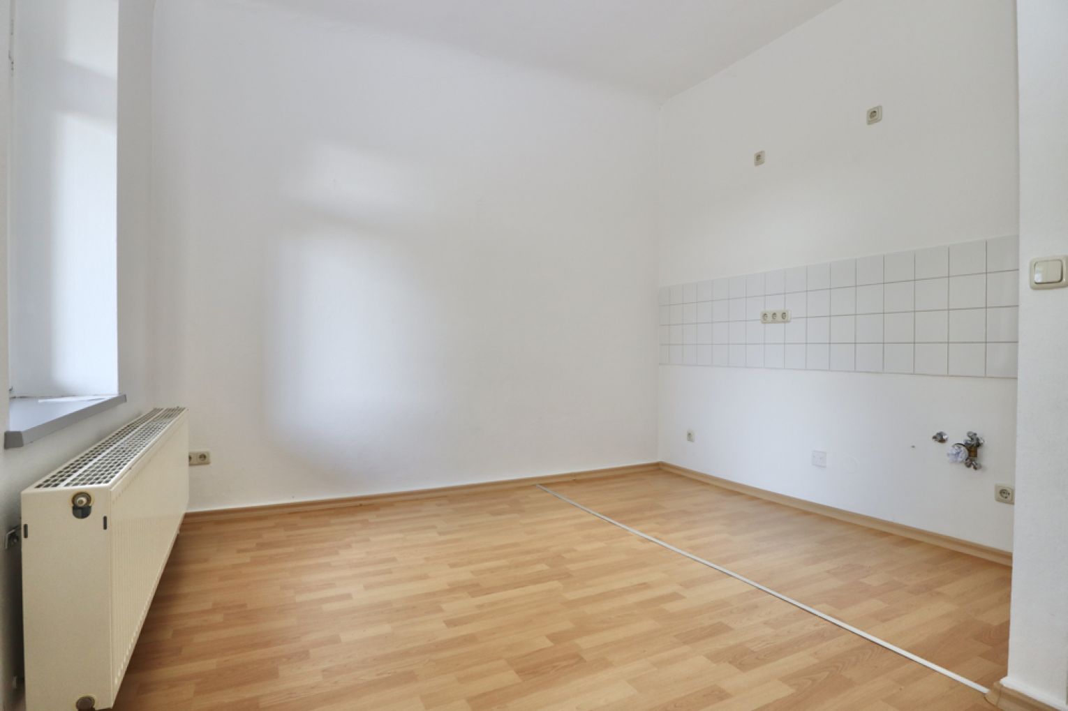 2-Raum Wohnung • zur Miete • großer Balkon • Wanne • Altbau • Chemnitz • Hilbersdorf • jetzt anrufen