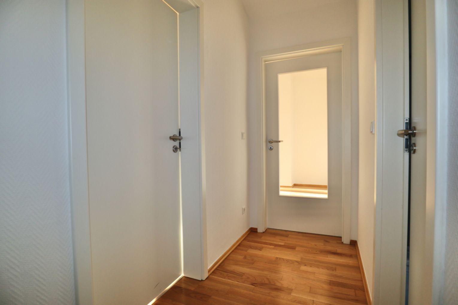 Kaßberg • Stellplatz • 2-Zimmer -Wohnung • Terrasse • Balkon • Eckbadewanne • Dusche •  jetzt mieten