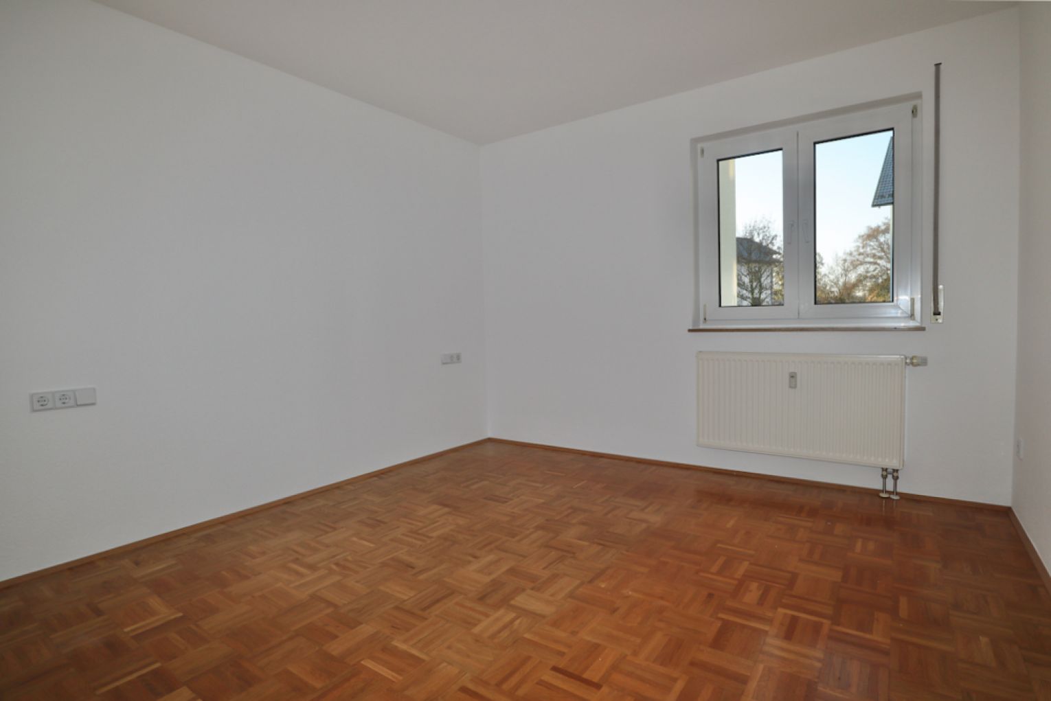 2-Zimmer • zur Miete • mit Balkon • Stellplatz • Hochparterre • am Rand von Chemnitz • in Lichtenau