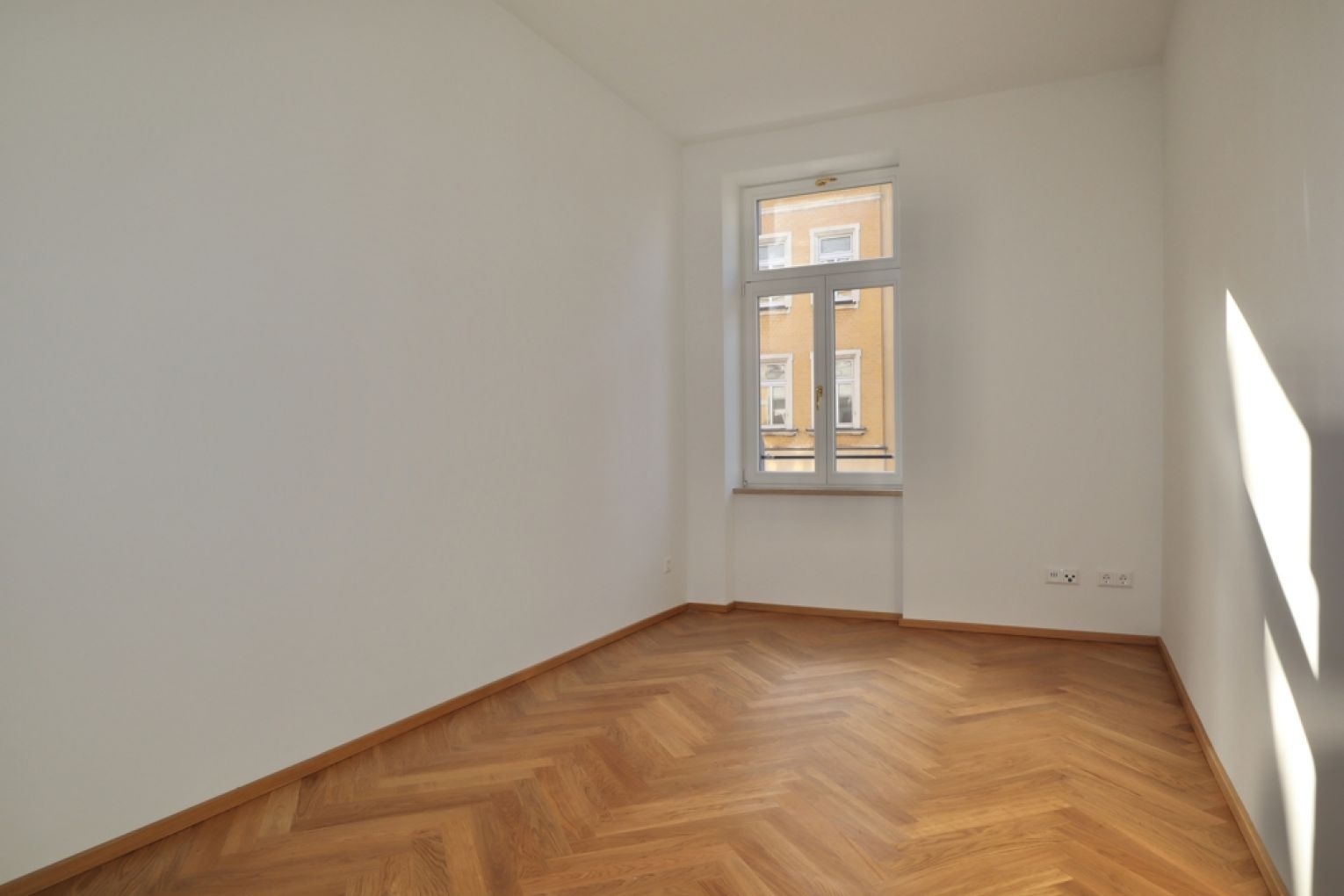 zur Miete • in Chemnitz • 4-Raum-Wohnung • mit Stellplatz • Balkon • Fußbodenheizung • modern