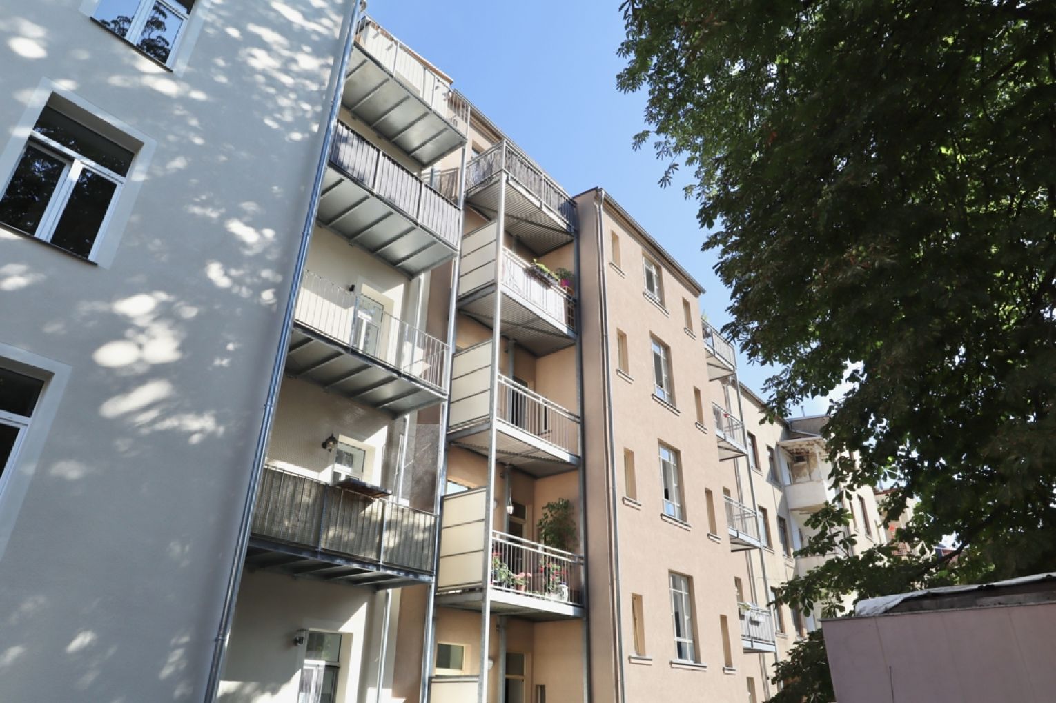 2-Raum Wohnung in Chemnitz • Balkon • Kaßberg • Wanne • Stellplatz • Laminat • jetzt anrufen