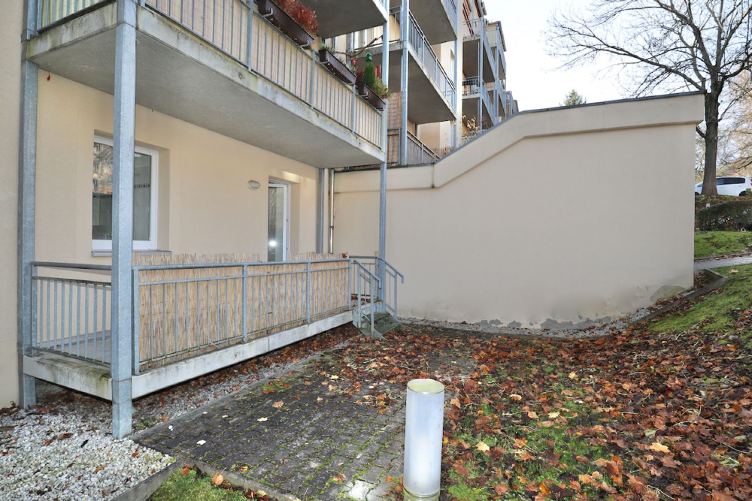 Kaßberg • Stellplatz • 2-Zimmer -Wohnung • Terrasse • Balkon • Eckbadewanne • Dusche •  jetzt mieten