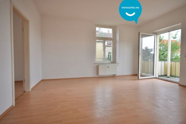 2 Zimmer • großzügig • Balkon • Tageslichtbad mit Wanne • Stellplatz • zentrale Lage • Wohnküche