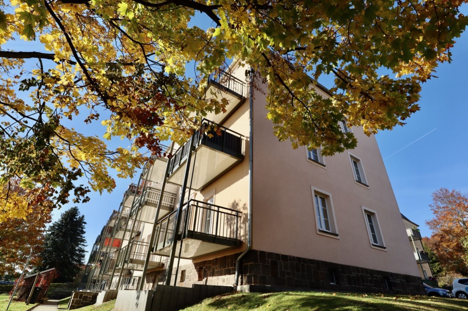 Balkon • saniert • 2-Raum Wohnung • Einbauküche • Ebersdorf • jetzt anrufen