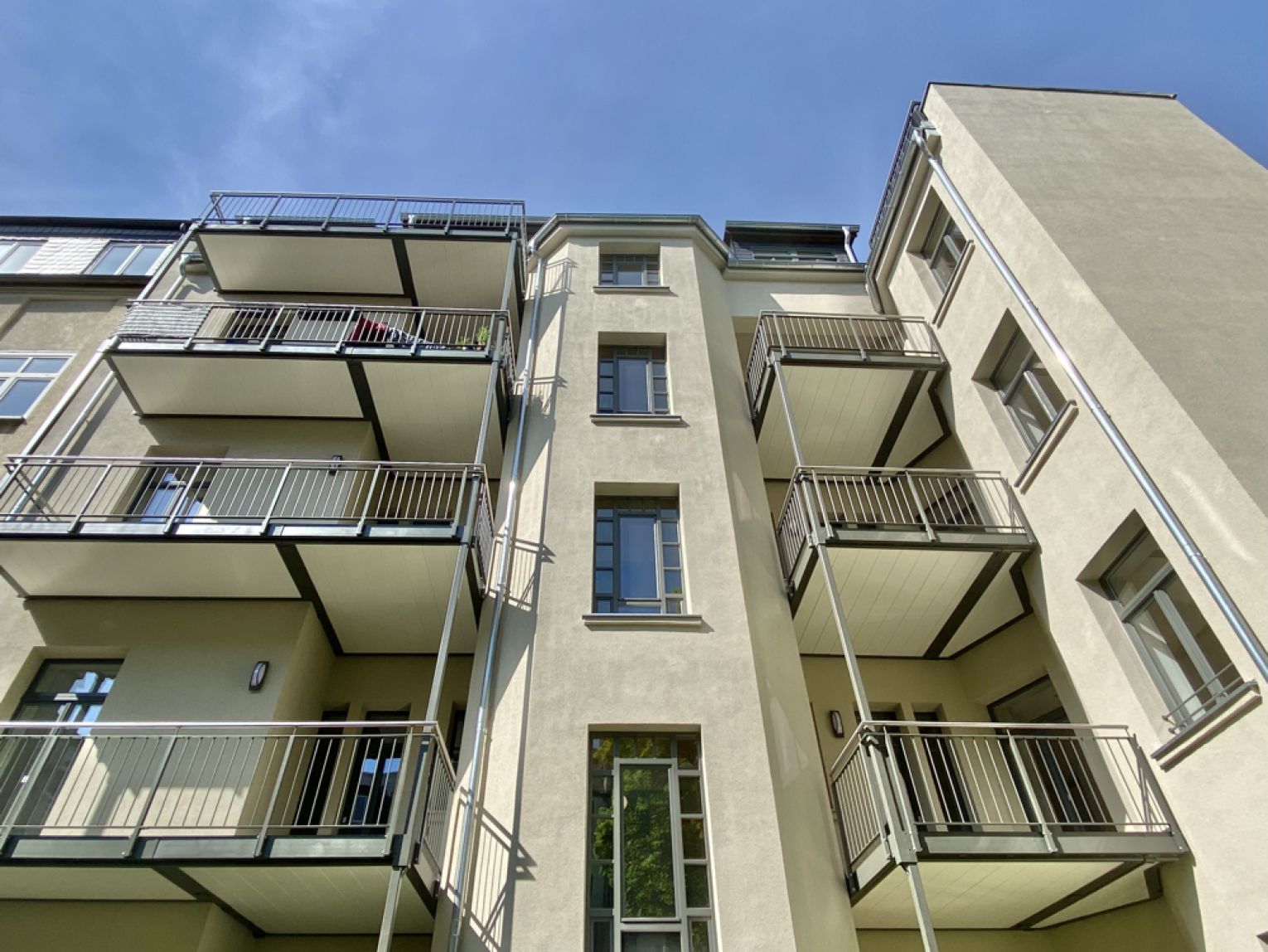 Erstbezug • zur Miete • 4 Zimmer • Wohnung • Fußbodenheizung • mit Balkon • schnell sein lohnt sich!