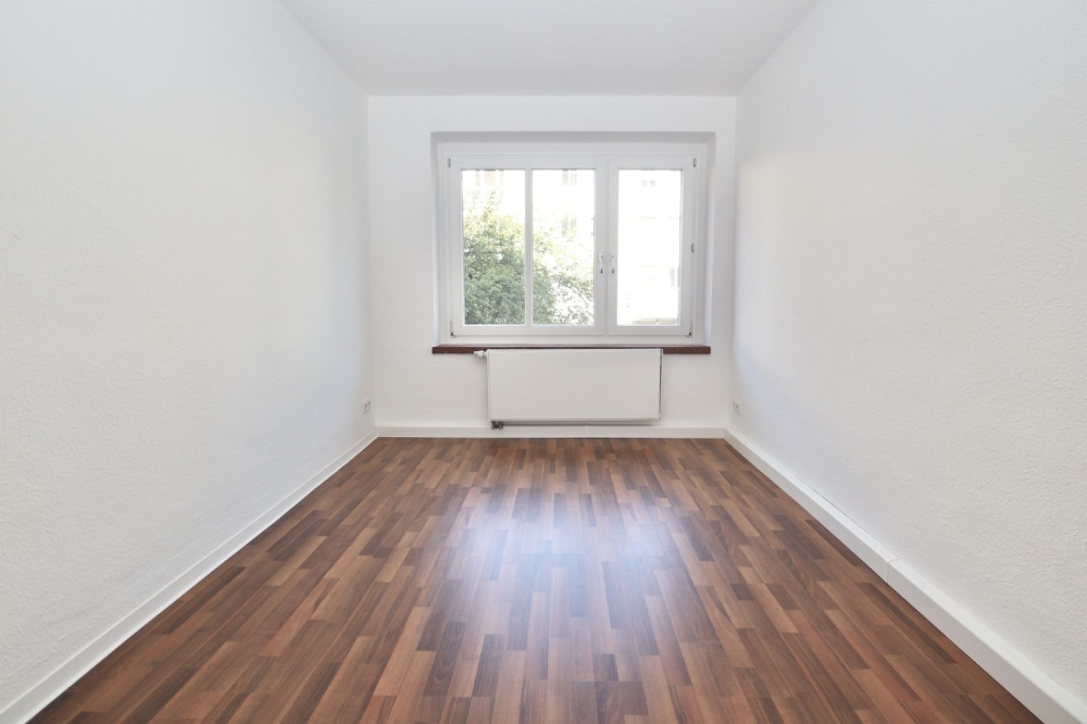 3-Zimmer Wohnung in Chemnitz • Balkon • Tageslichtbad • Einbauküche •  Lutherviertel • jetzt anrufen