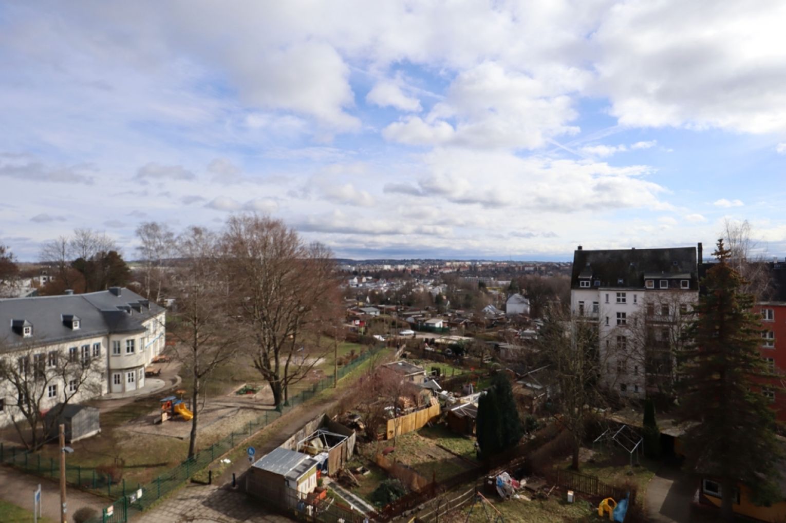 2-Raum Wohnung • Sonnenberg • Dachgeschoss • Einbauküche • Tageslichtbad • jetzt anschauen