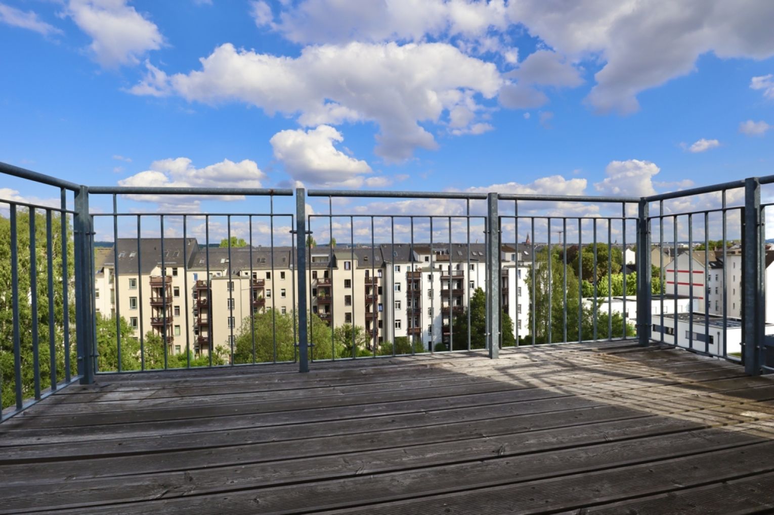 Maisonettewohnung • Dachgeschoss • 4 Zimmer • Terrasse • Balkon • Tageslichtbad • Schloßchemnitz •