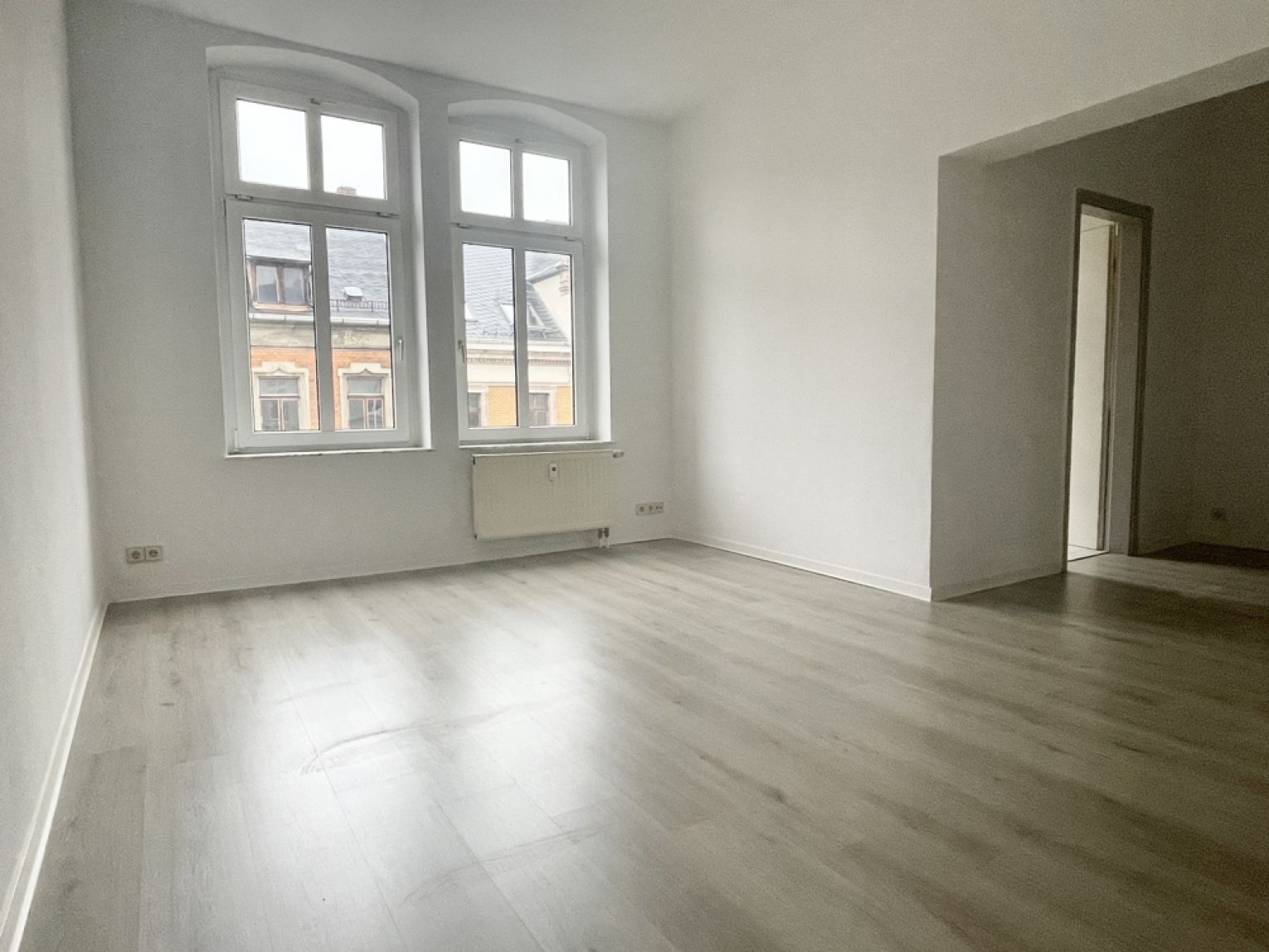 individueller Grundriss • 3 Zimmer • Südbalkon • EBK • Stellplätze • schnell Termin vereinbaren!