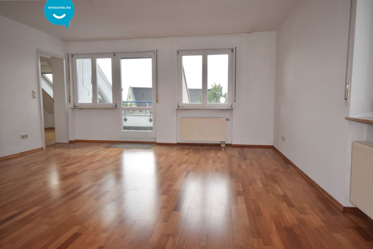 Balkon • 3-4 Raum Wohnung • Stellplatz • Grüna • Bad mit Wanne • Parkett und Laminat • jetzt anrufen