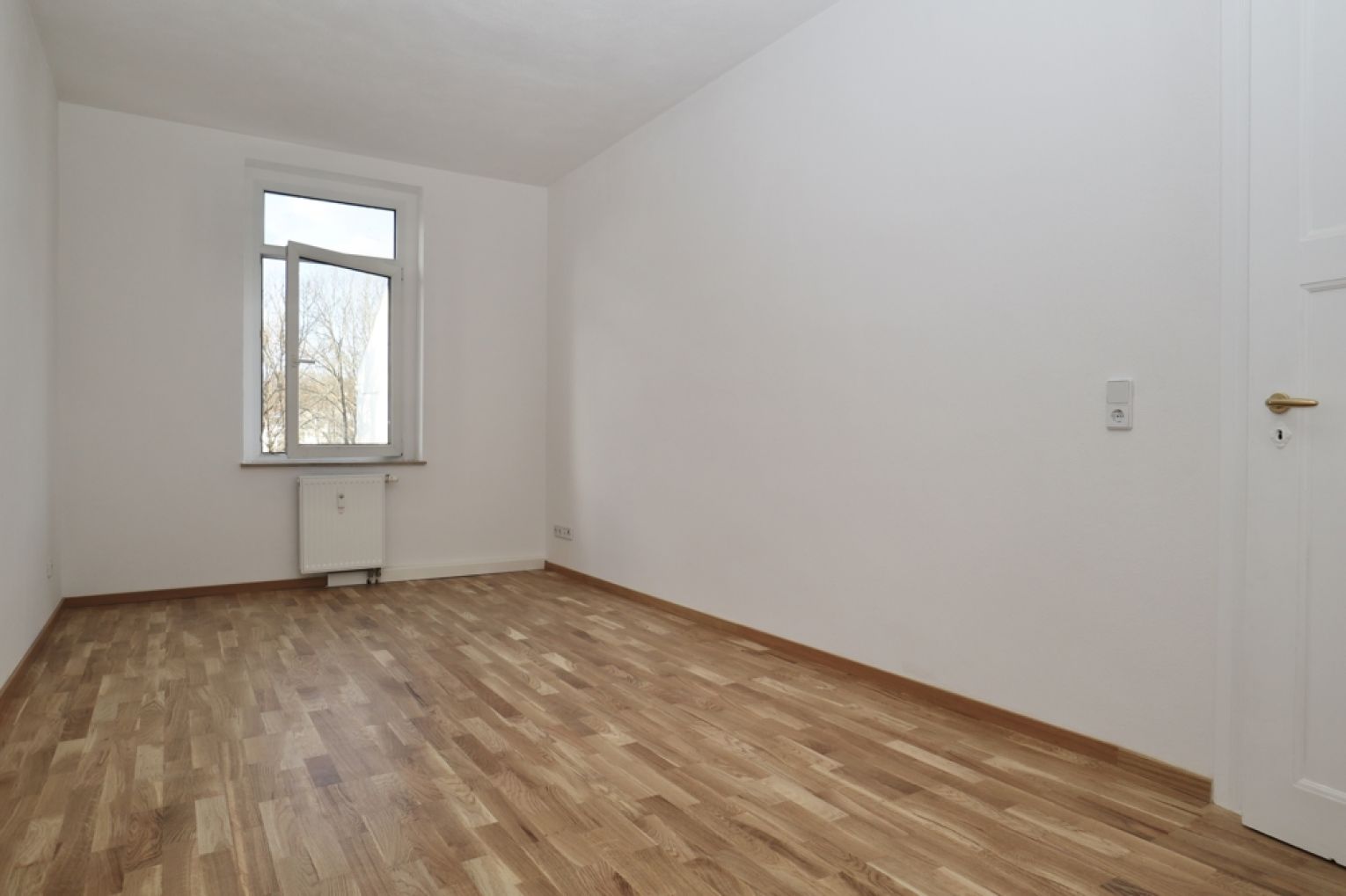 Altchemnitz • saniert • modern • 3-Raum Wohnung • Balkon • Einbauküche • 3-Raum Wohnung • Mieten !