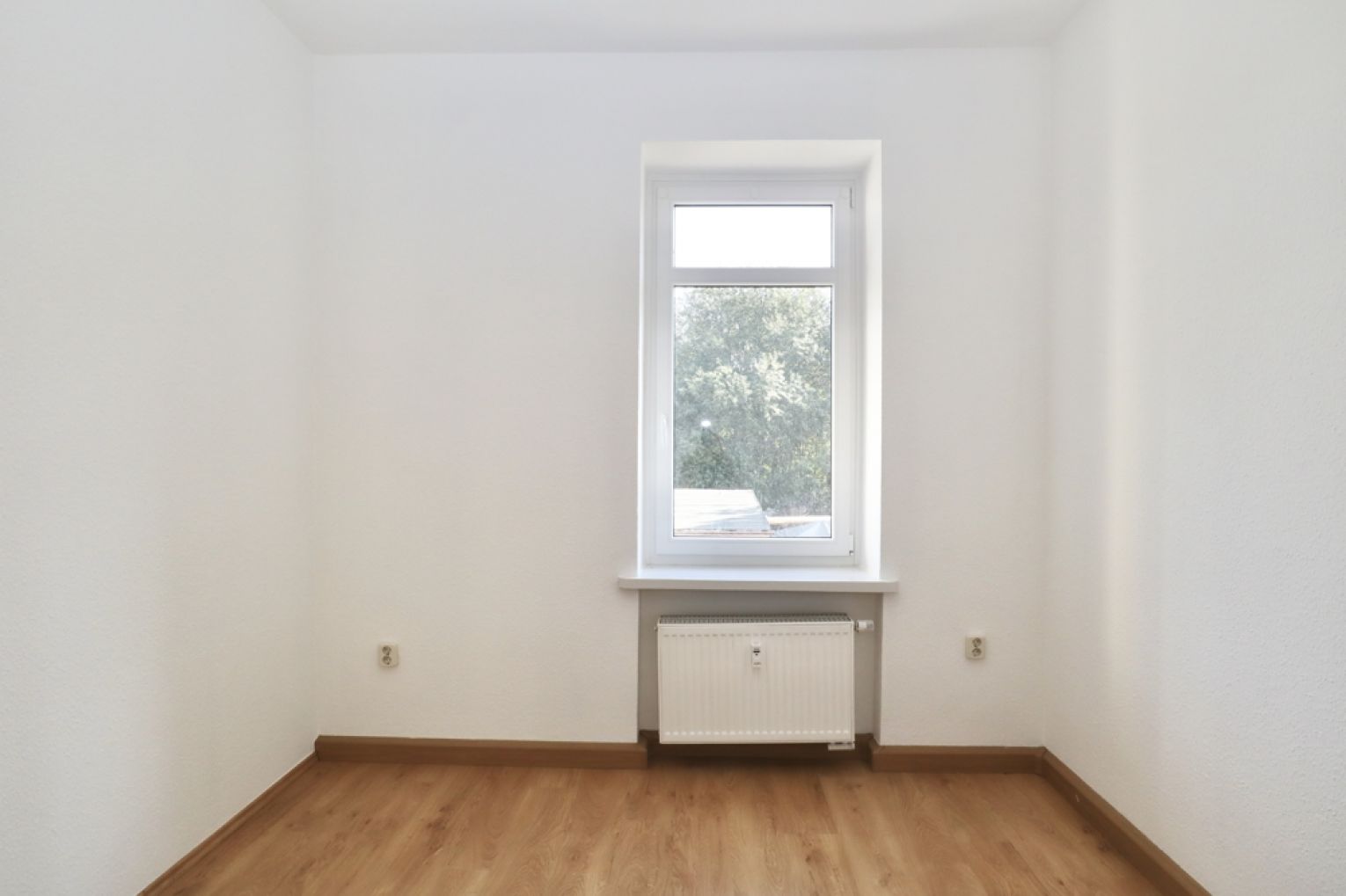 2-Raum Wohnung in Chemnitz • Balkon • Wanne • Einbauküche • Lutherviertel • jetzt mieten