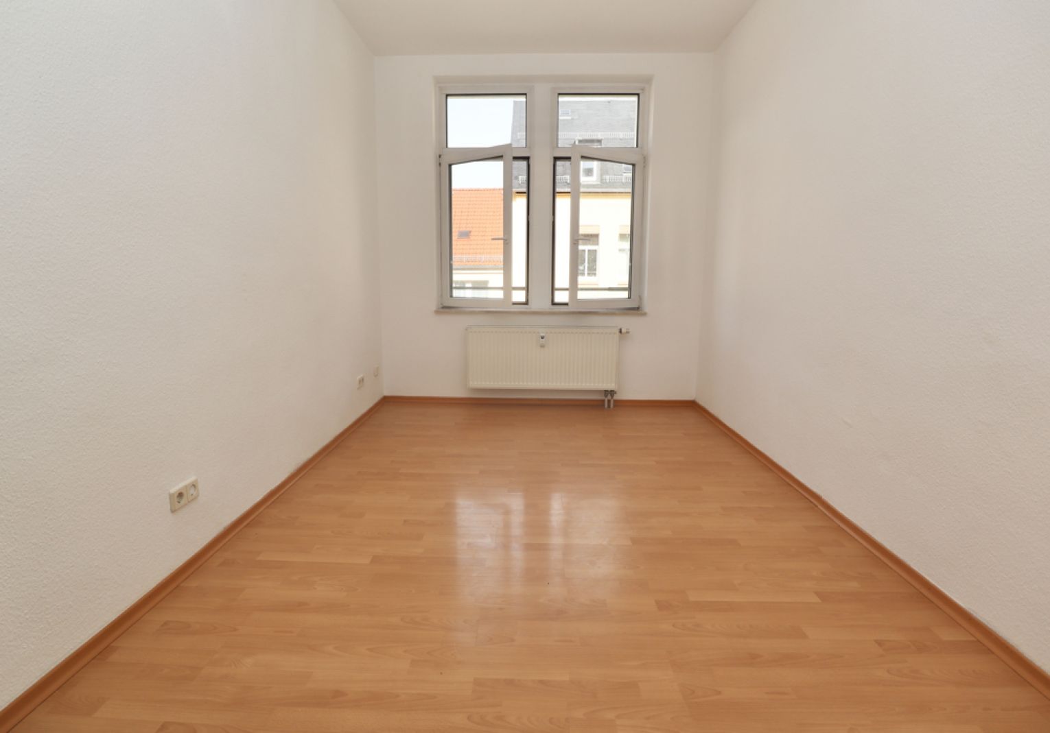 Balkon • Bernsdorf • 4-Raum Wohnung • in Chemnitz • Wanne • ruhig • zur Miete • jetzt anrufen