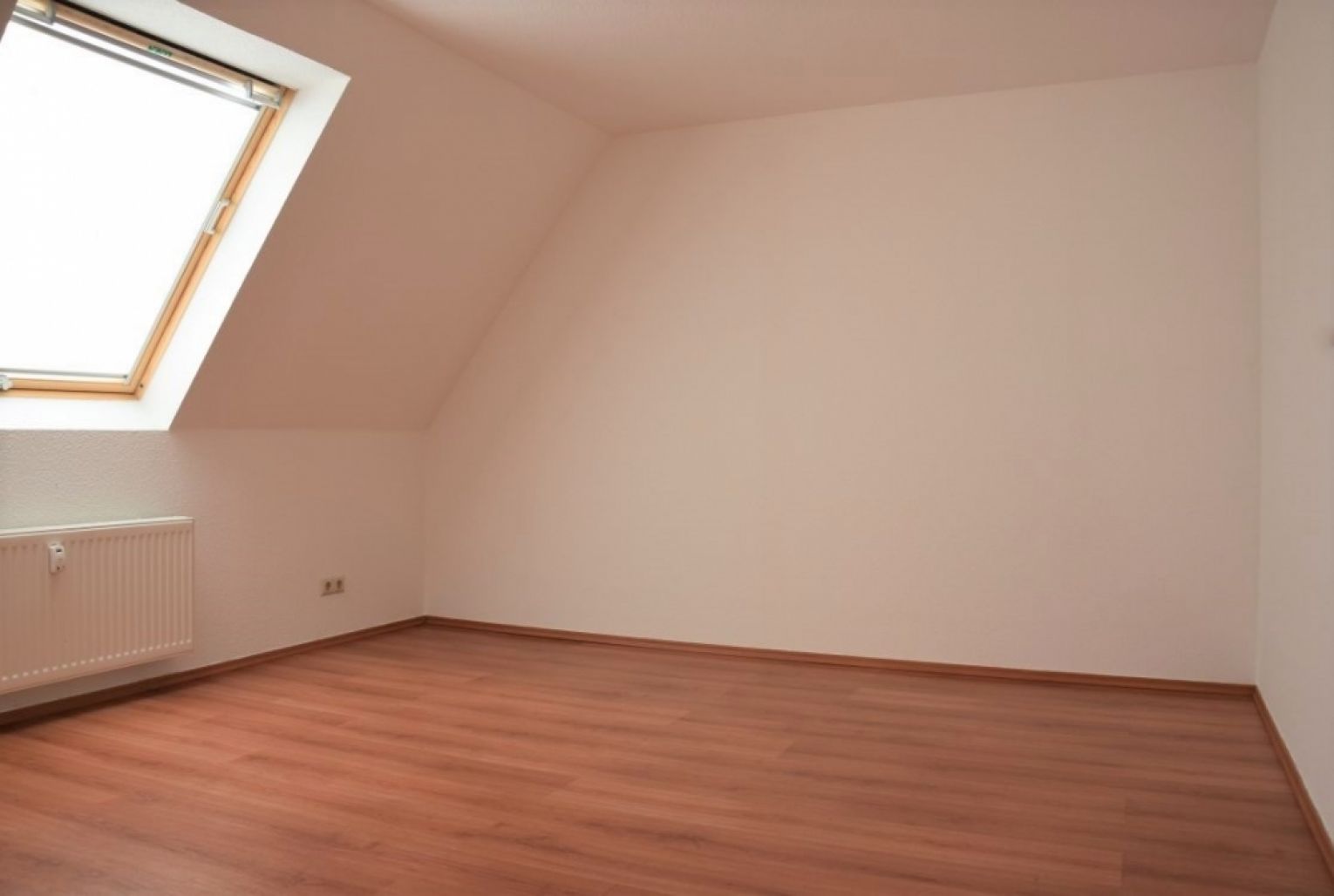 4-Zimmer • Balkon • zentrumsnah • Gäste-WC • Stellplatz • Maisonette • Laminat • schnell vergriffen!