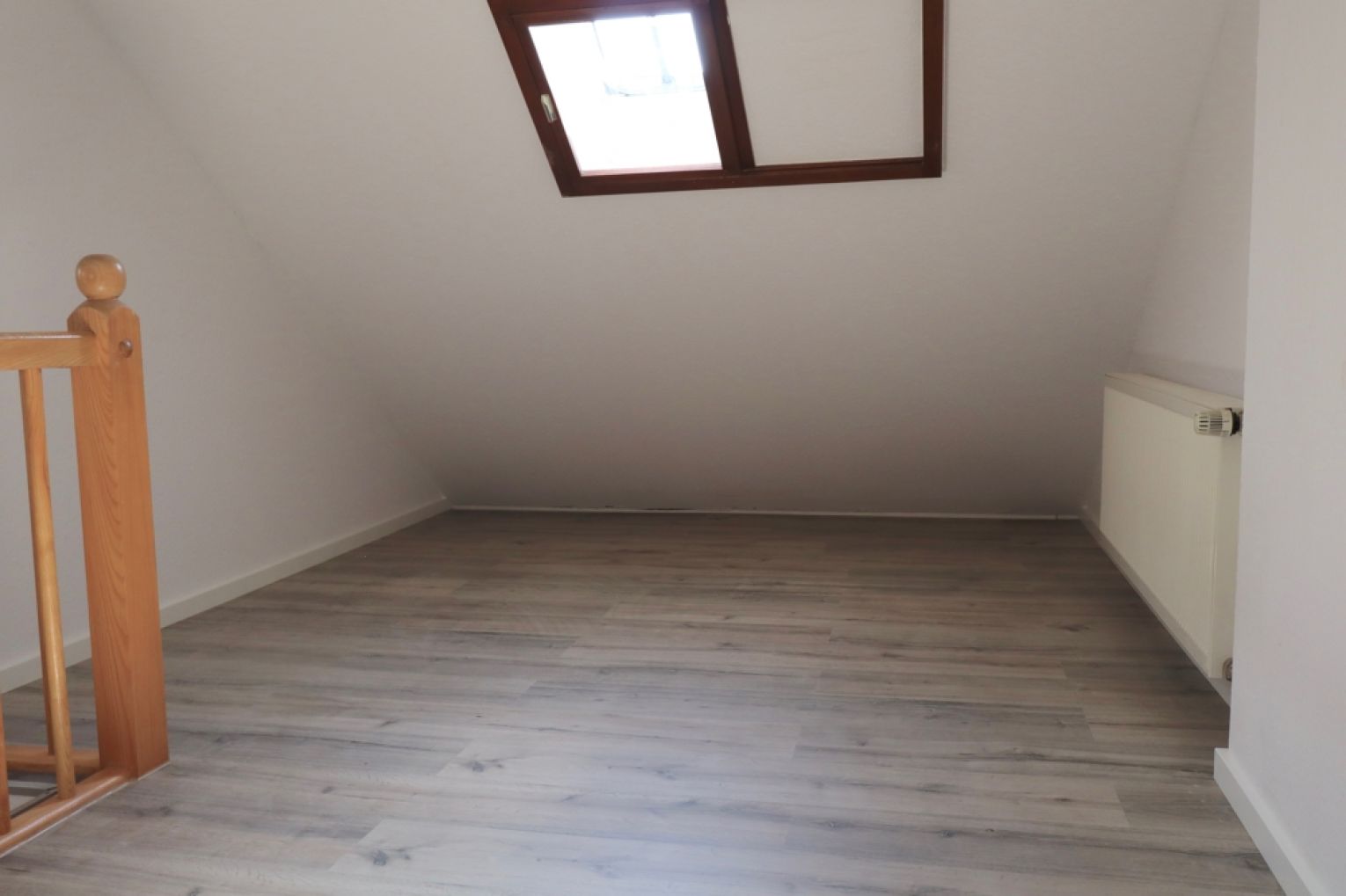 Dachgeschoss-Maisonette • 2-Raum • Lift • Bad mit Dusche • Laminat • jetzt Termin vereinbaren