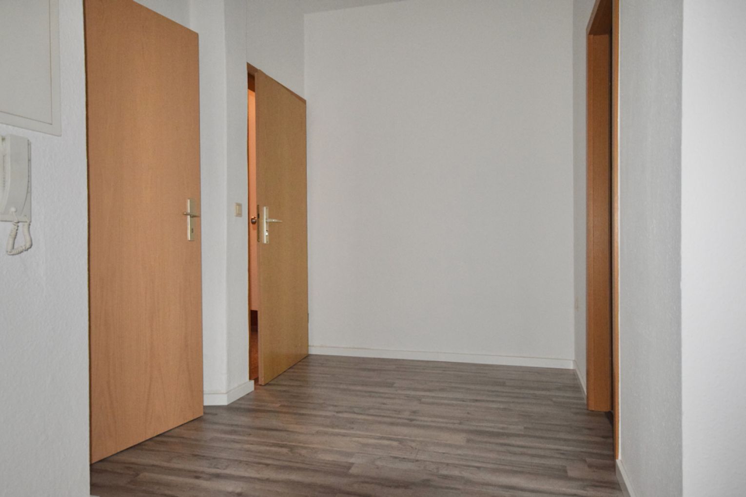 Ebersdorf • jetzt reservieren • Einbauküche • 2-Zimmer Mietwohnung • mit grünen Innenhof • Balkon