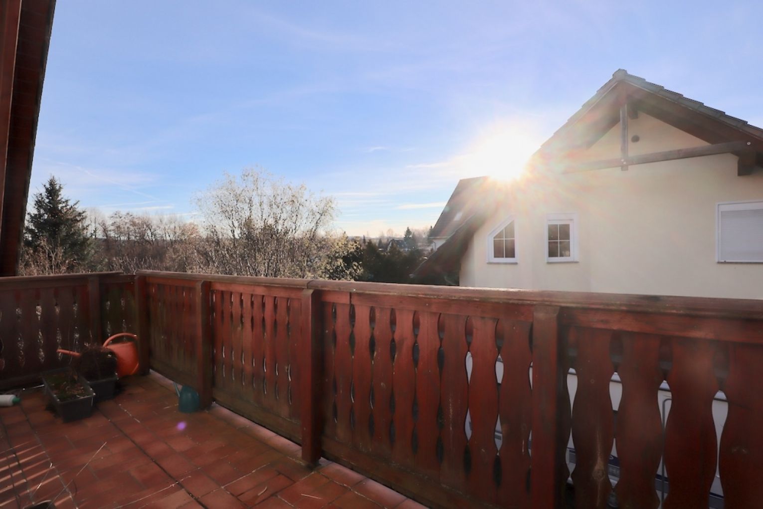 Einfamilienhaus • Lugau • 4-Zimmer • Einbauküche • Terrasse • Balkon • Garten • Garage • ZUM KAUF