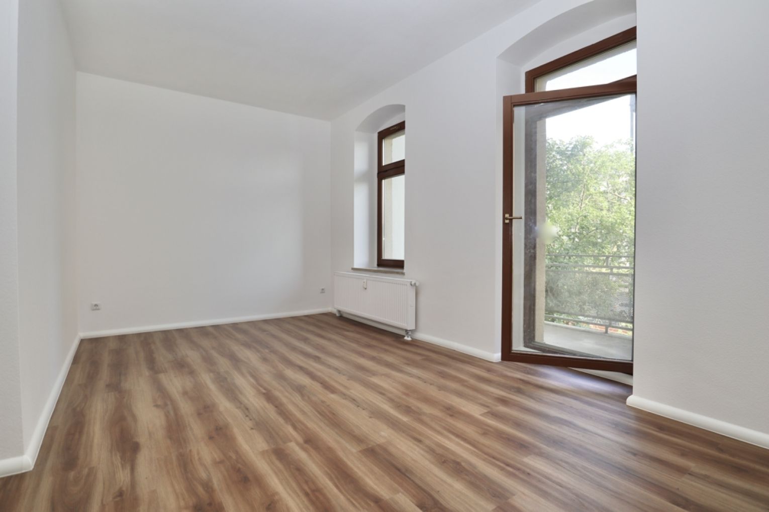 2-Zimmer Wohnung • Einbauküche • Balkon • neu saniert • modern wohnen • Kaßberg in Chemnitz