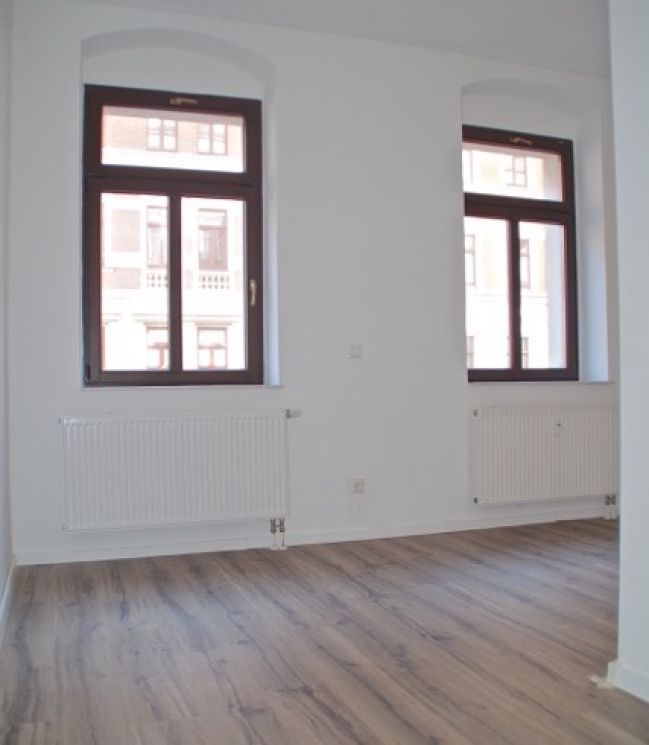 Schloß-Chemnitz • Laminat • Terrasse • 2 Zimmer •