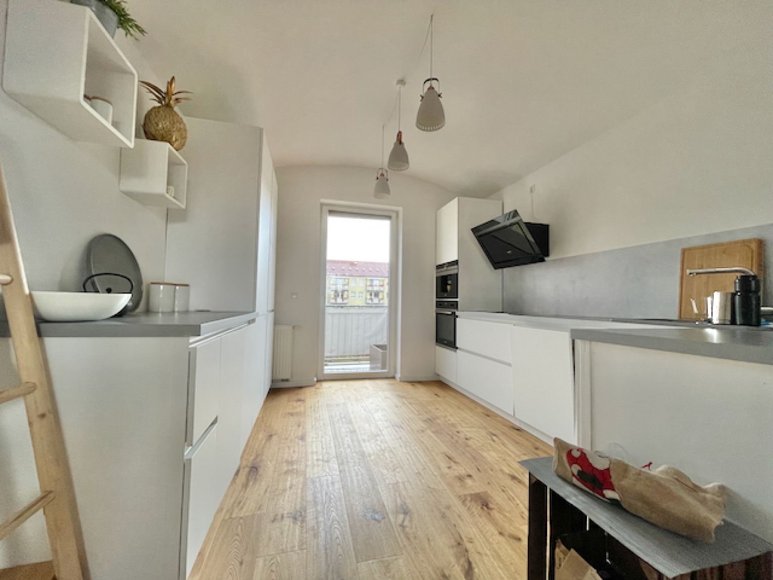 Kaßberg • möbliert • 3 Zimmer • Maisonette • Dachgeschoss • Dachterrasse • Einbauküche • Balkon