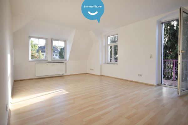 Wintergarten • Südbalkon • Tageslichtbad • Laminat • 2,5-Zimmer • großer Dachboden