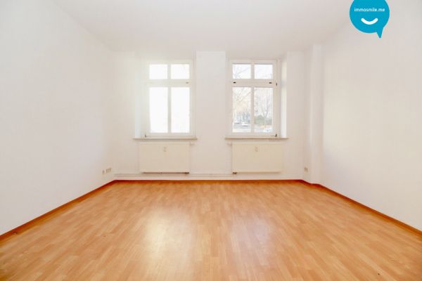 Jetzt anrufen • 2 Zimmer • optional mit Einbauküche • Tageslichtbad mit Wanne • 2 Kaltmieten sparen