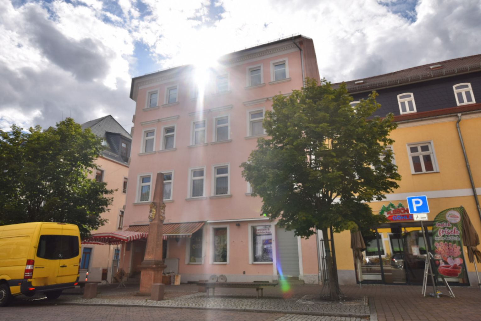 große 2 Zimmer Wohnung • Frankenberg • Haus mit Lift • Bad mit Wanne und Fenster • Wohnküche • Passt