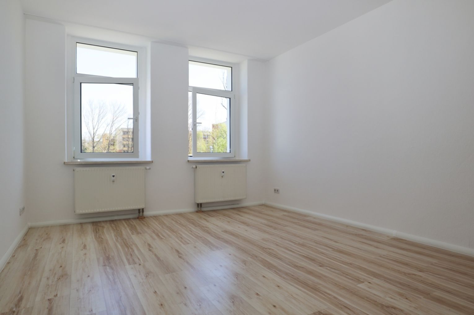 NEU • 2 Zimmer •  Chemnitz • Altendorf • Einbauküche • Tageslichtbad • Stellplatz • jetzt mieten