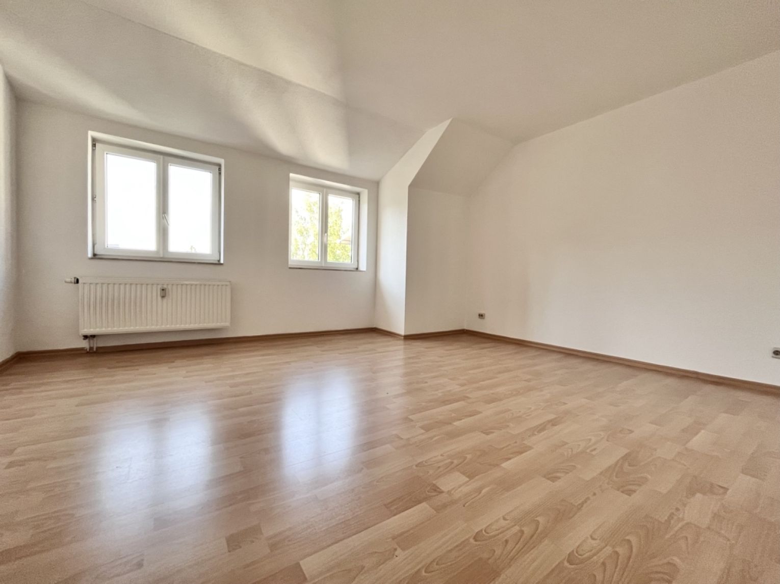 2-Zimmer • mit Balkon • Wanne • zur Miete • auf dem Kaßberg • in Chemnitz • Dachgeschoss