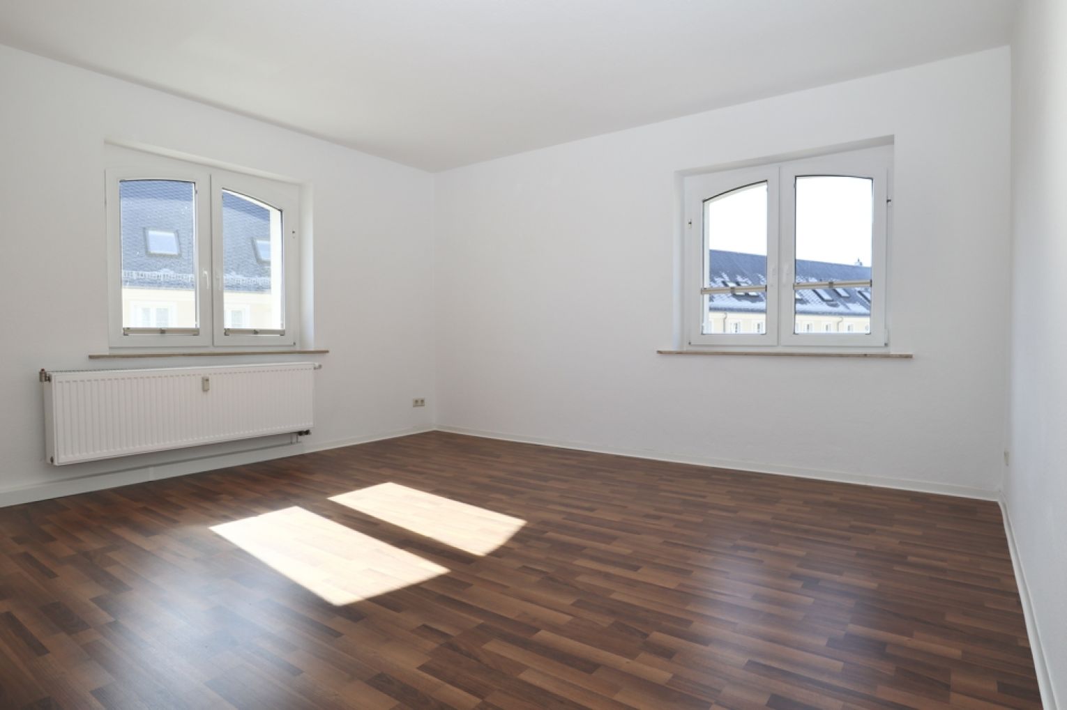 4-Zimmer Wohnung • Tageslichtbad • Einbauküche • Ebersdorf • ruhige Lage • Termin vereinbaren