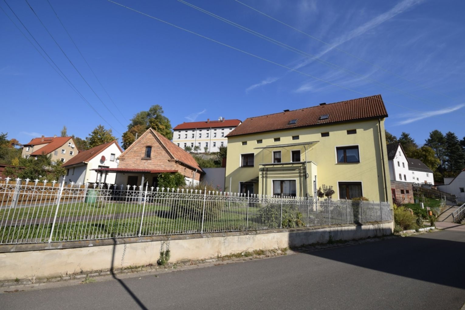 Einfamilienhaus • mit Einliegerwohnung • ohne nennenswerten Reparaturrückstau • nur 12 km von Gera