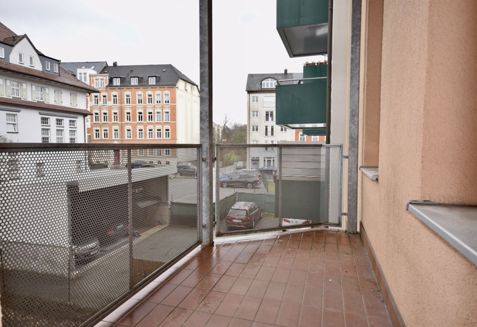 Schnell zugreifen • 2 Zimmerwohnung • mit Einbauküche und Balkon • Schlosschemnitz • Stellplatz